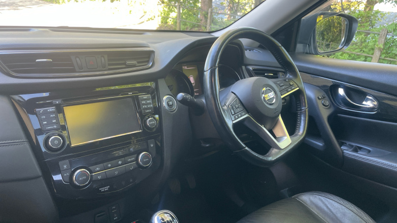 Nissan X-Trail 1.6 dCi Tekna 5dr Diesel Station Wagon